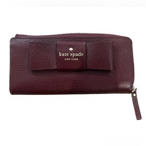 Kate Spade Bow Nisha Wallet in Wine / Burgundy Zippered / Pocket  Wallet